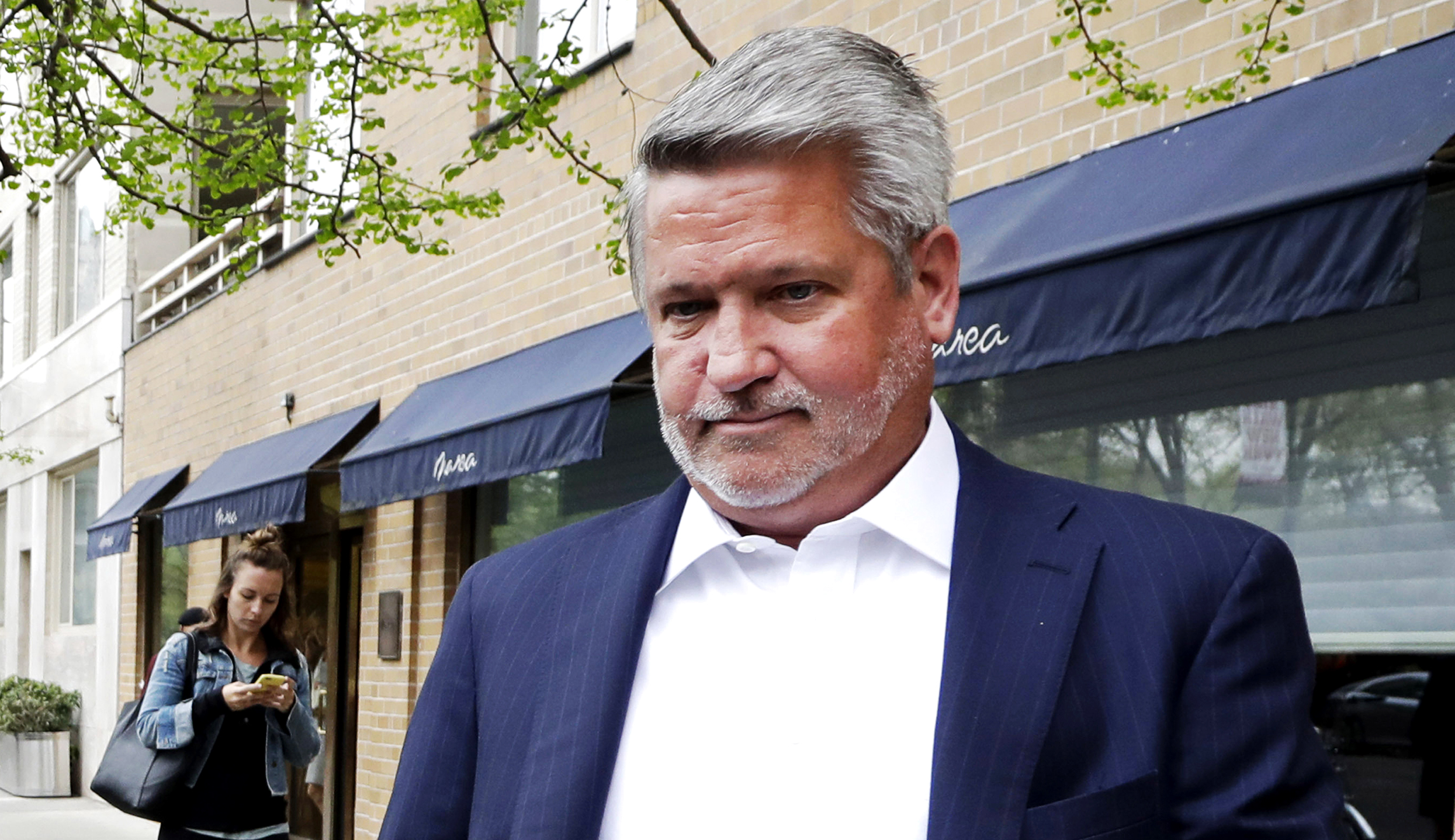 Trump looking at former Fox News exec for White House communications director