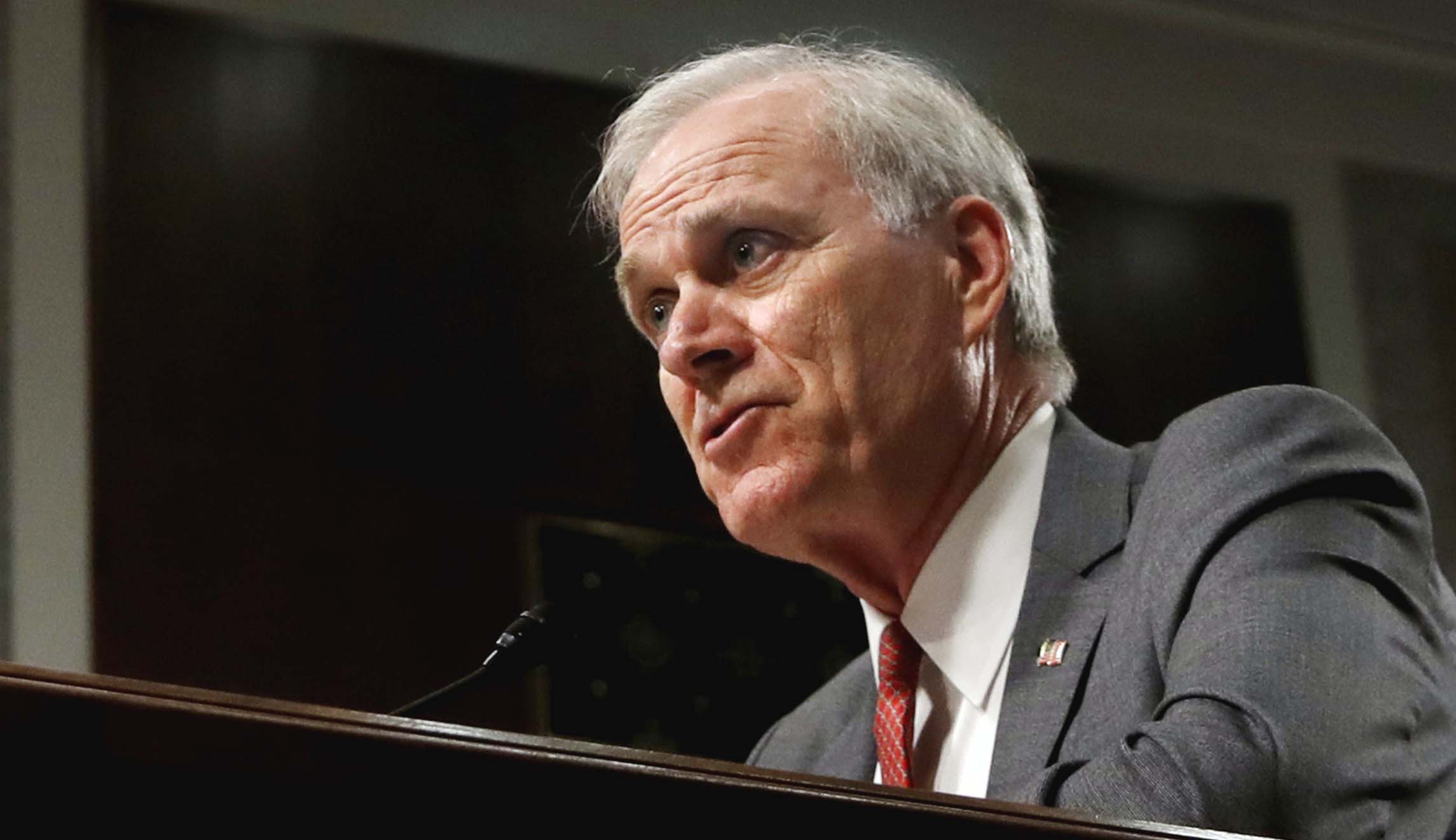 Apologetic senior leaders promise quick fix for squalid housing for military families