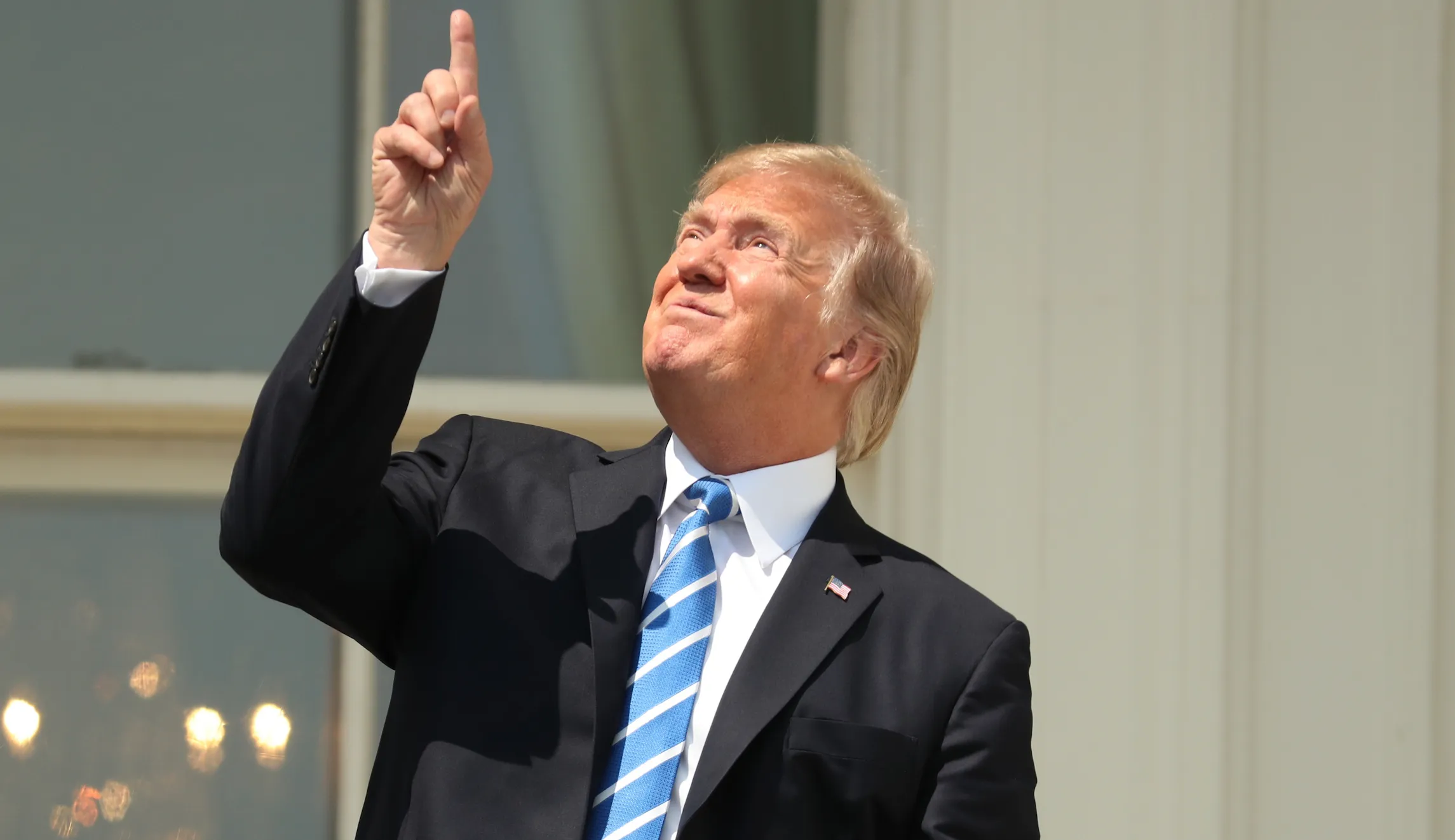 Hillary Clinton: ‘Please do not take medical advice from a man who looked directly at a solar eclipse’