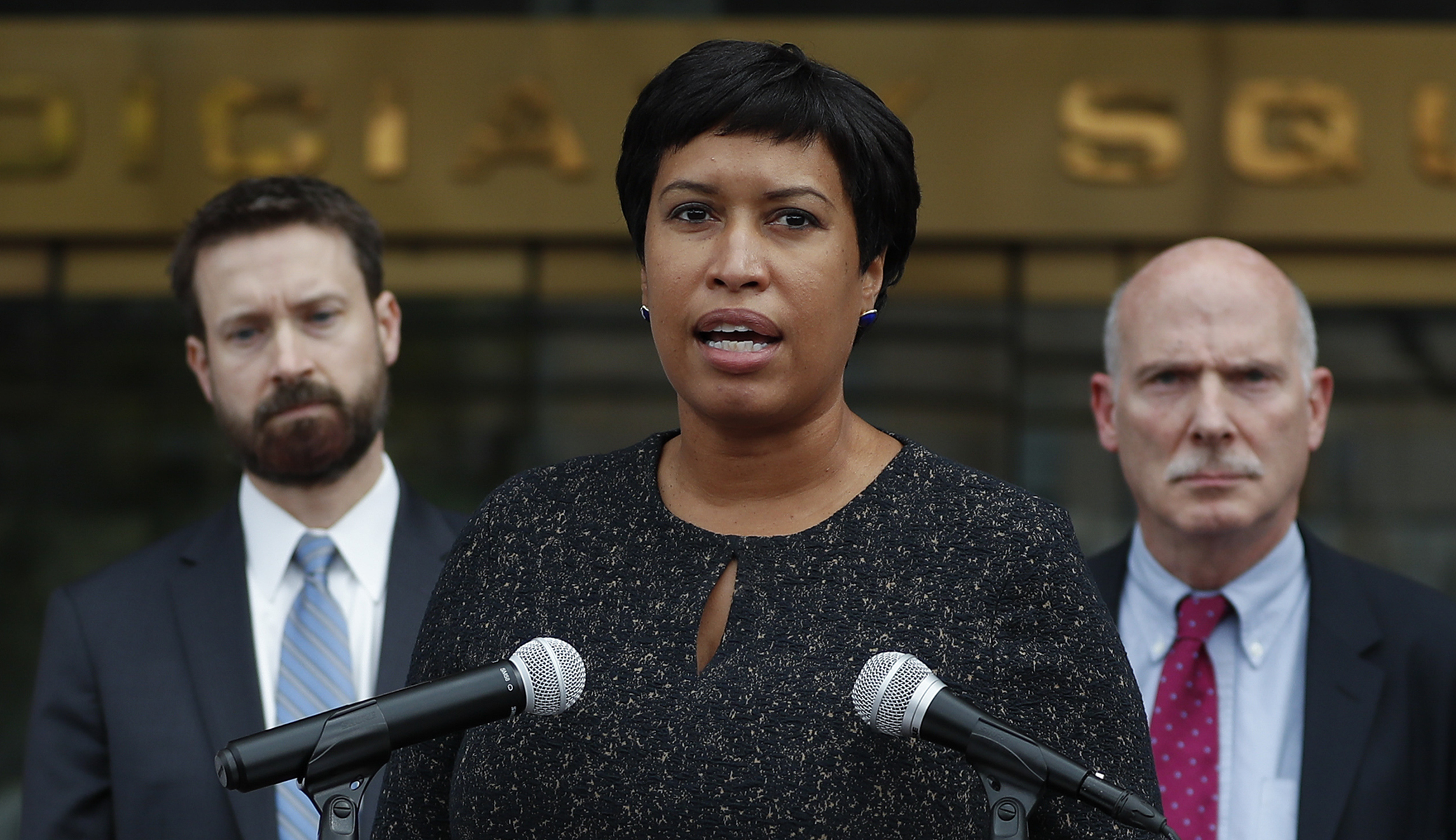 DC advances bill to mandate elimination of fossil fuels by 2032