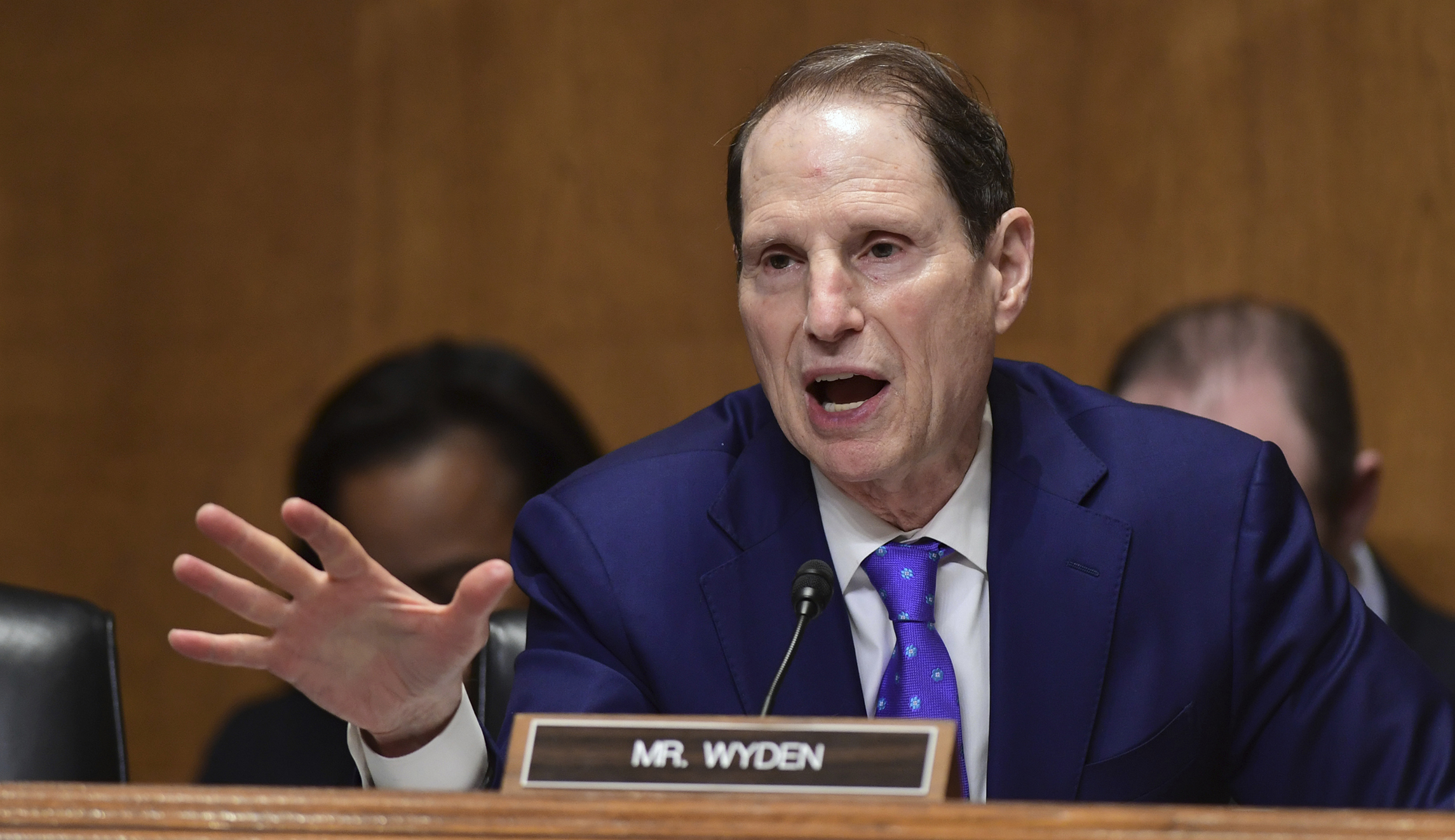 Democrats narrow IRS bank reporting proposal to $10,000 transactions