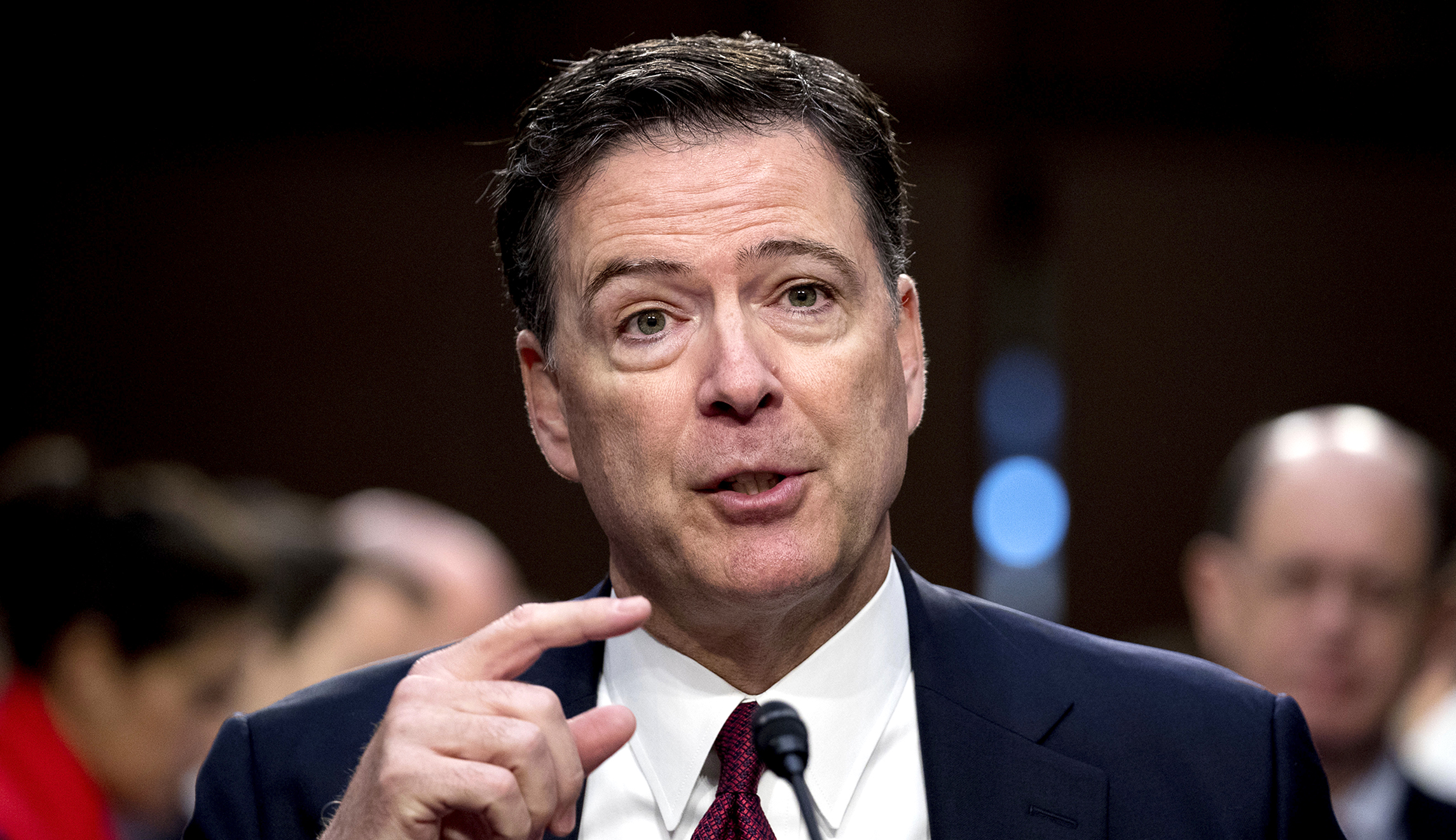 Comey: Clinton ‘but my emails’ tweet shows she still doesn’t get server investigation