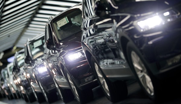 Trump threatens 20 percent tariff on European cars