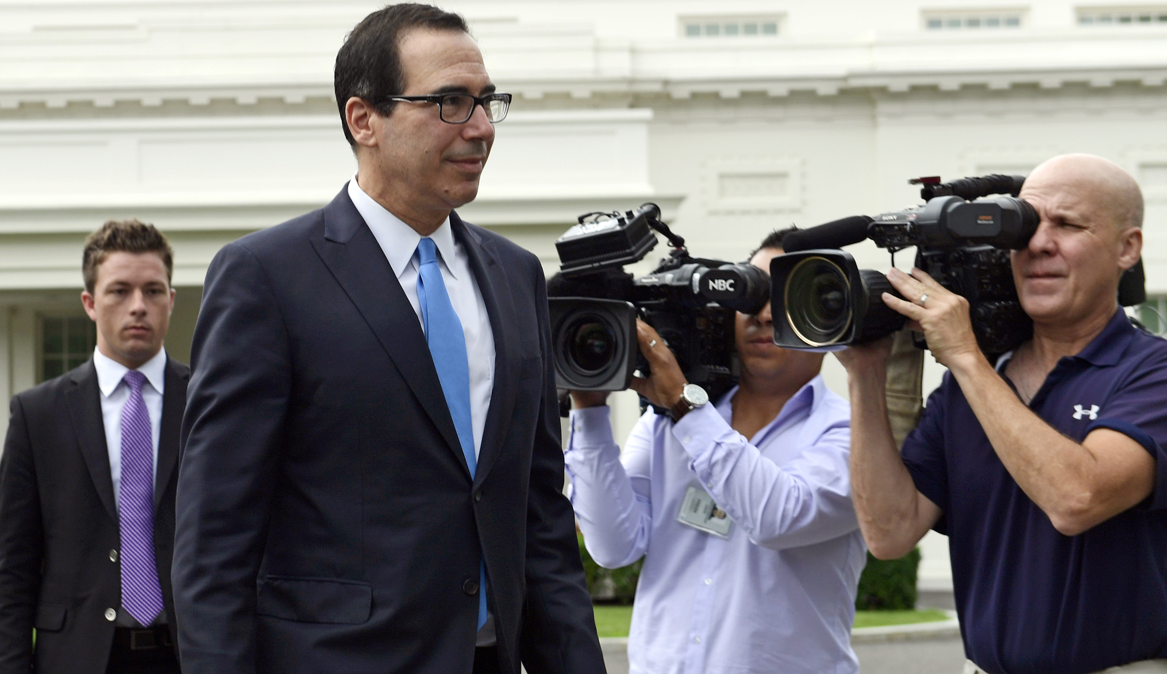 Mnuchin pitches $1T pandemic package, including sending people checks ‘within weeks’