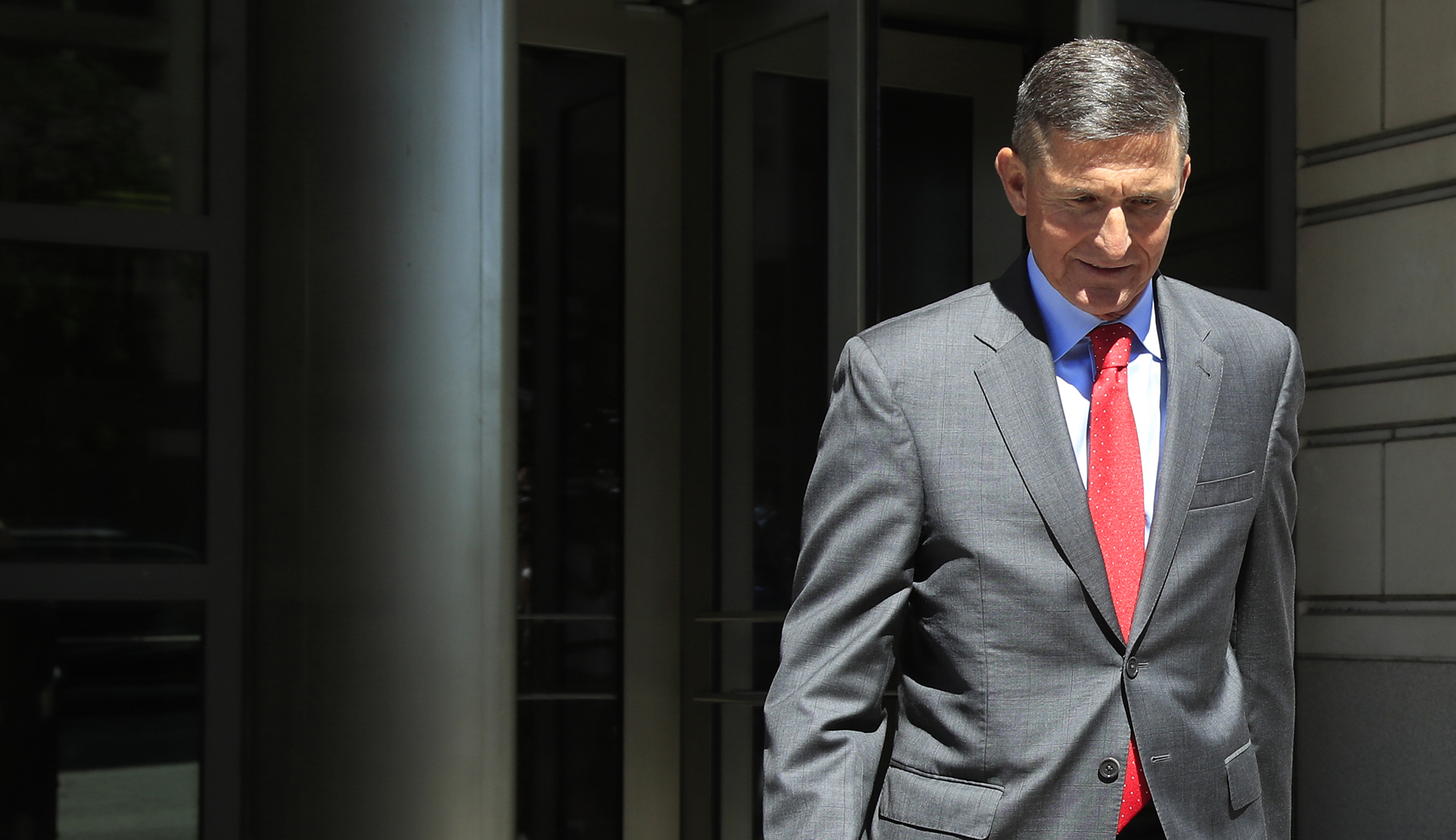 Mueller: Michael Flynn contacted now-dead GOP operative about missing Clinton emails