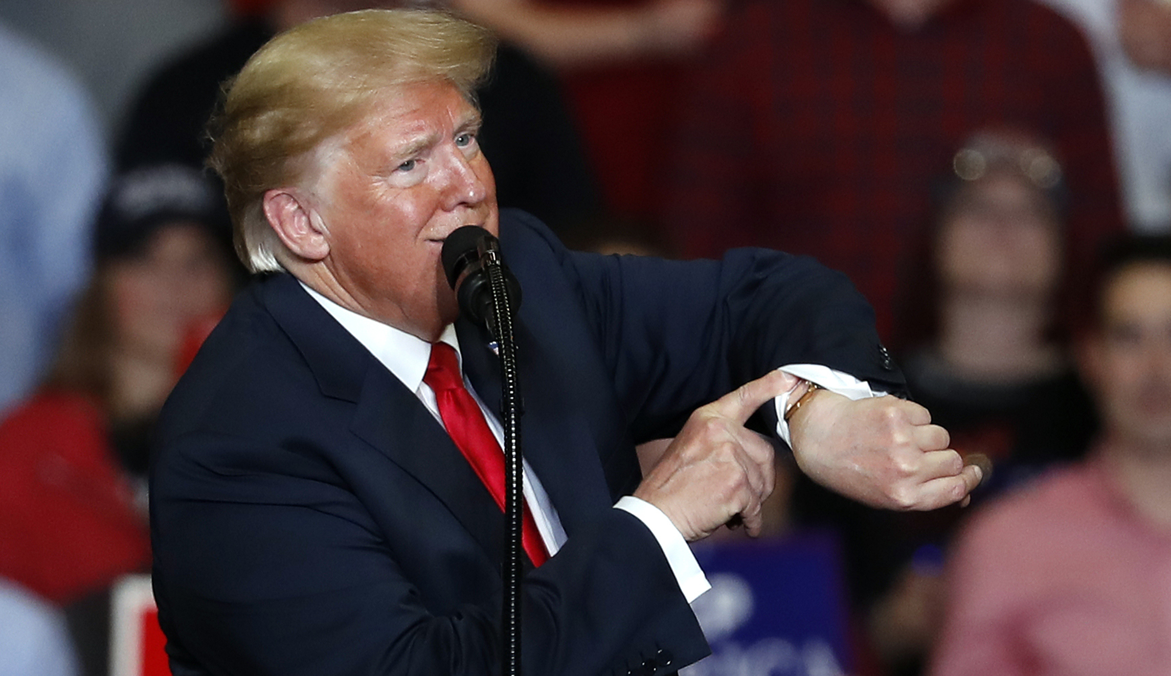 Trump gambles he can stall Democratic tax returns demand past 2020 election