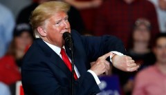 Trump gambles he can stall Democratic tax returns demand past 2020 election