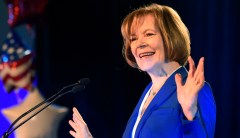 Democrats push to get shutdown backpay for federal contractors