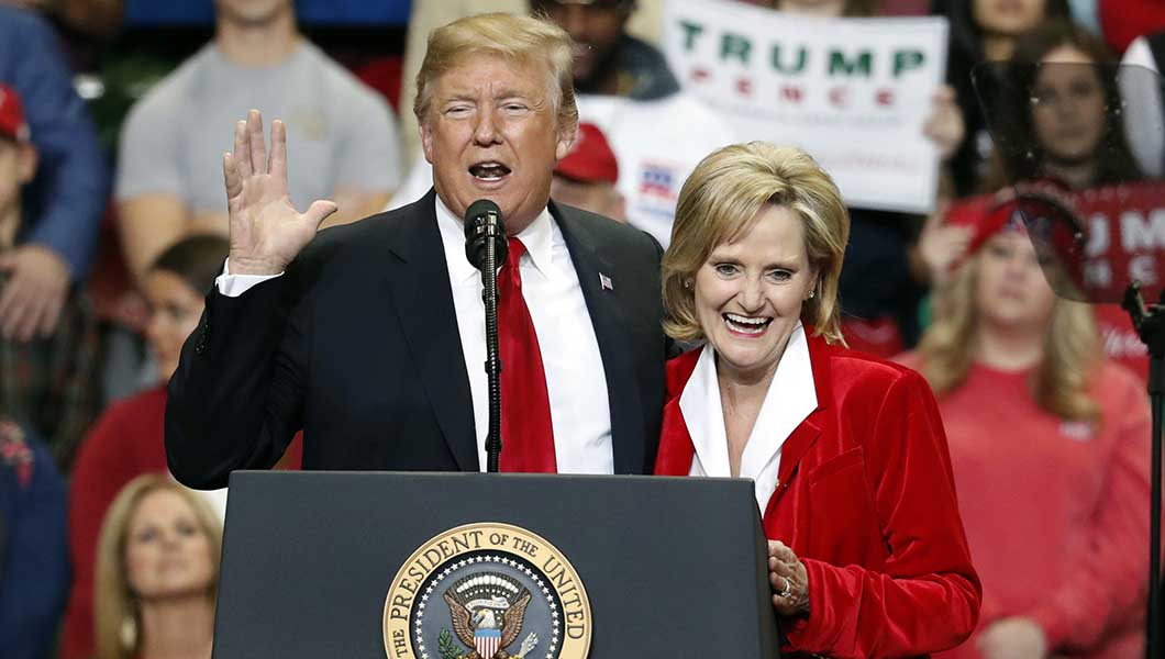 Cindy Hyde-Smith, Donald Trump