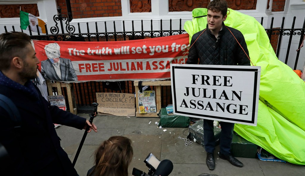 Assange arrest designed to avoid him pressing ‘devastating’ embassy panic button