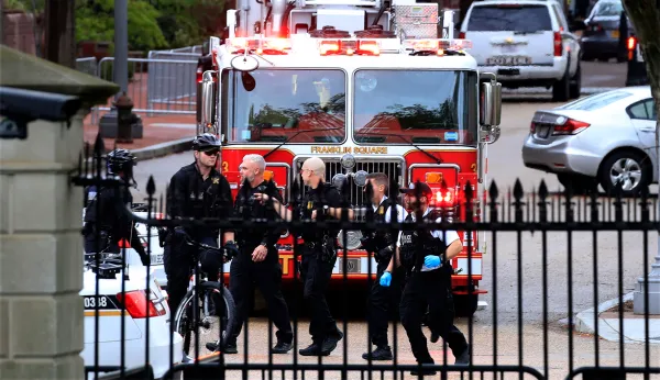 Man sets himself on fire outside White House