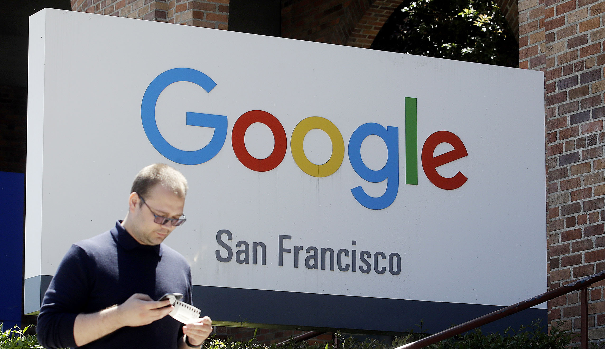 Google shares tumble amid looming US antitrust investigation