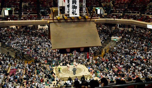 Trump to present trophy to sumo champion while in Japan