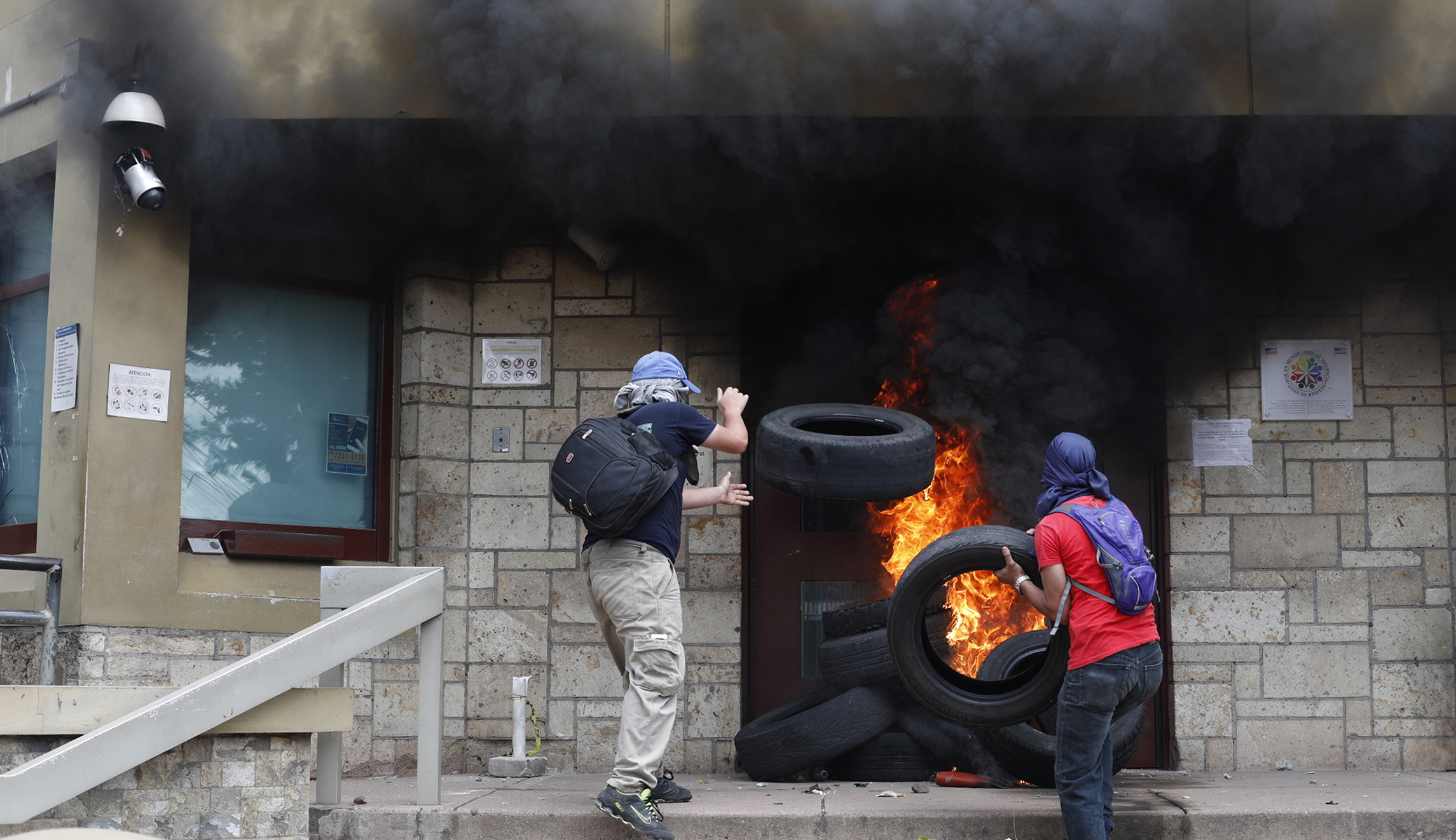 US Embassy in Honduras burned amid protests
