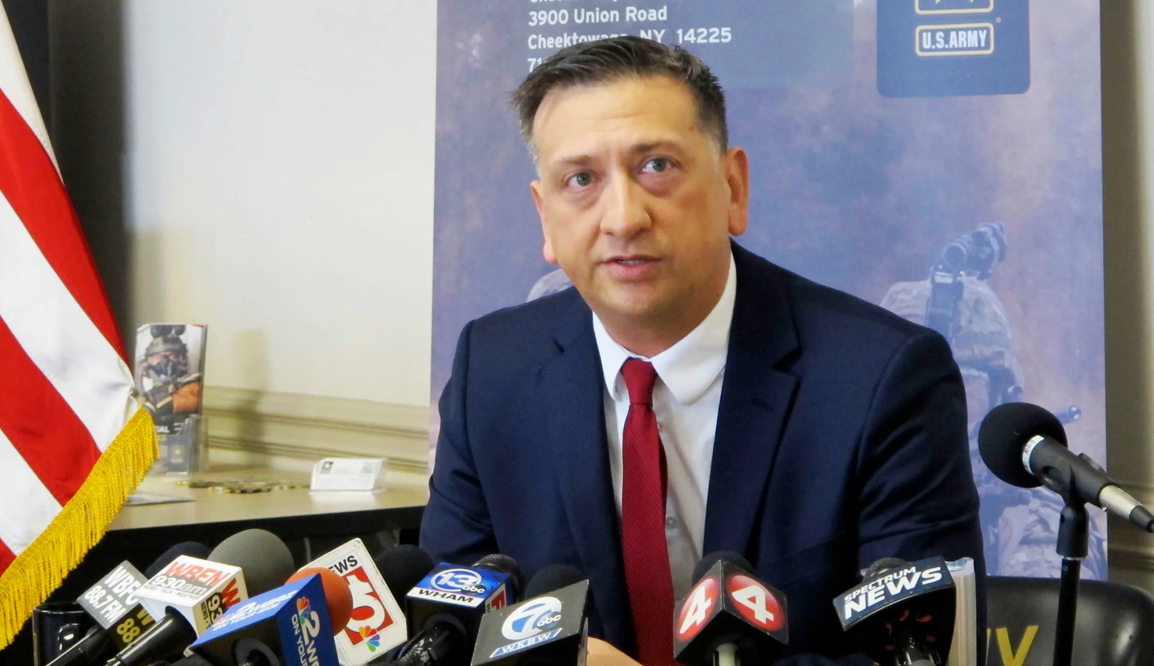Staff Sgt. David Bellavia, of Lyndonville, N.Y., speaks at a news conference at an Army recruiting station in Cheektowaga, N.Y.