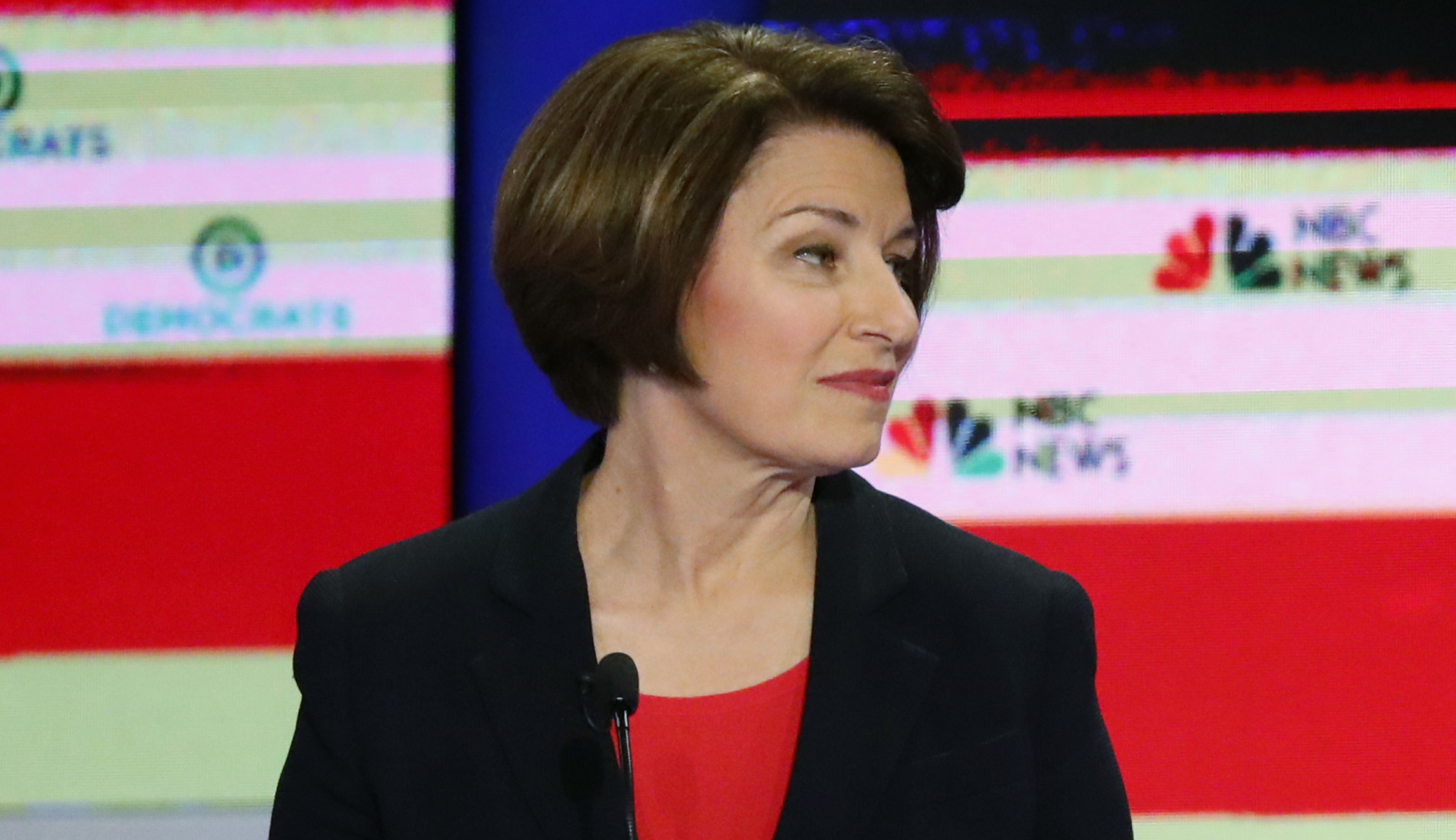 Klobuchar laughs at male rival’s abortion answer