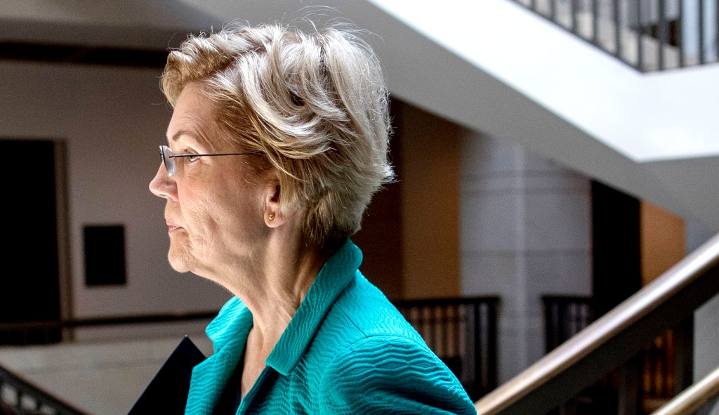 Elizabeth Warren confronted by her Republican past