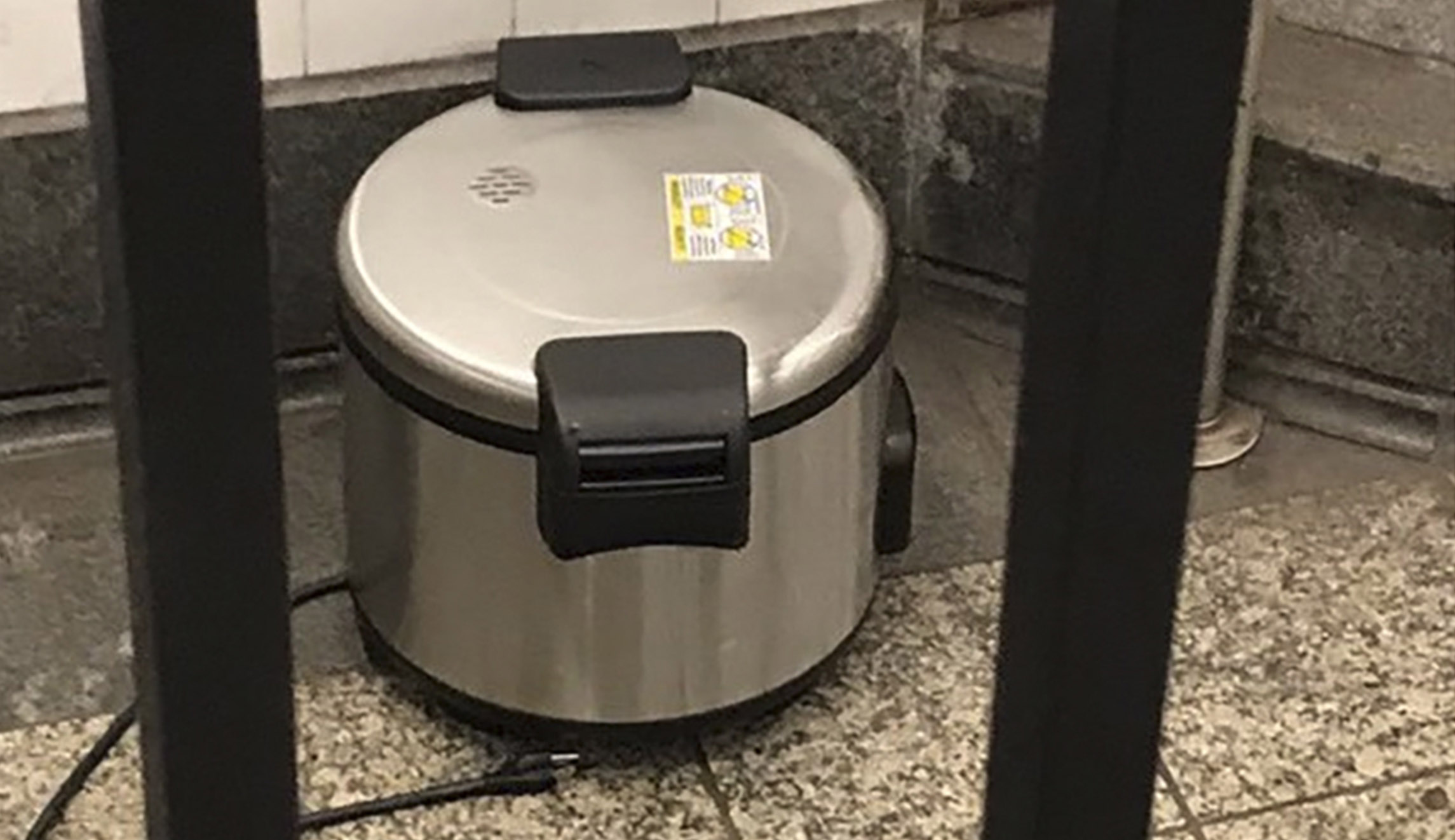 Man arrested after rice cookers cause bomb scare in New York City