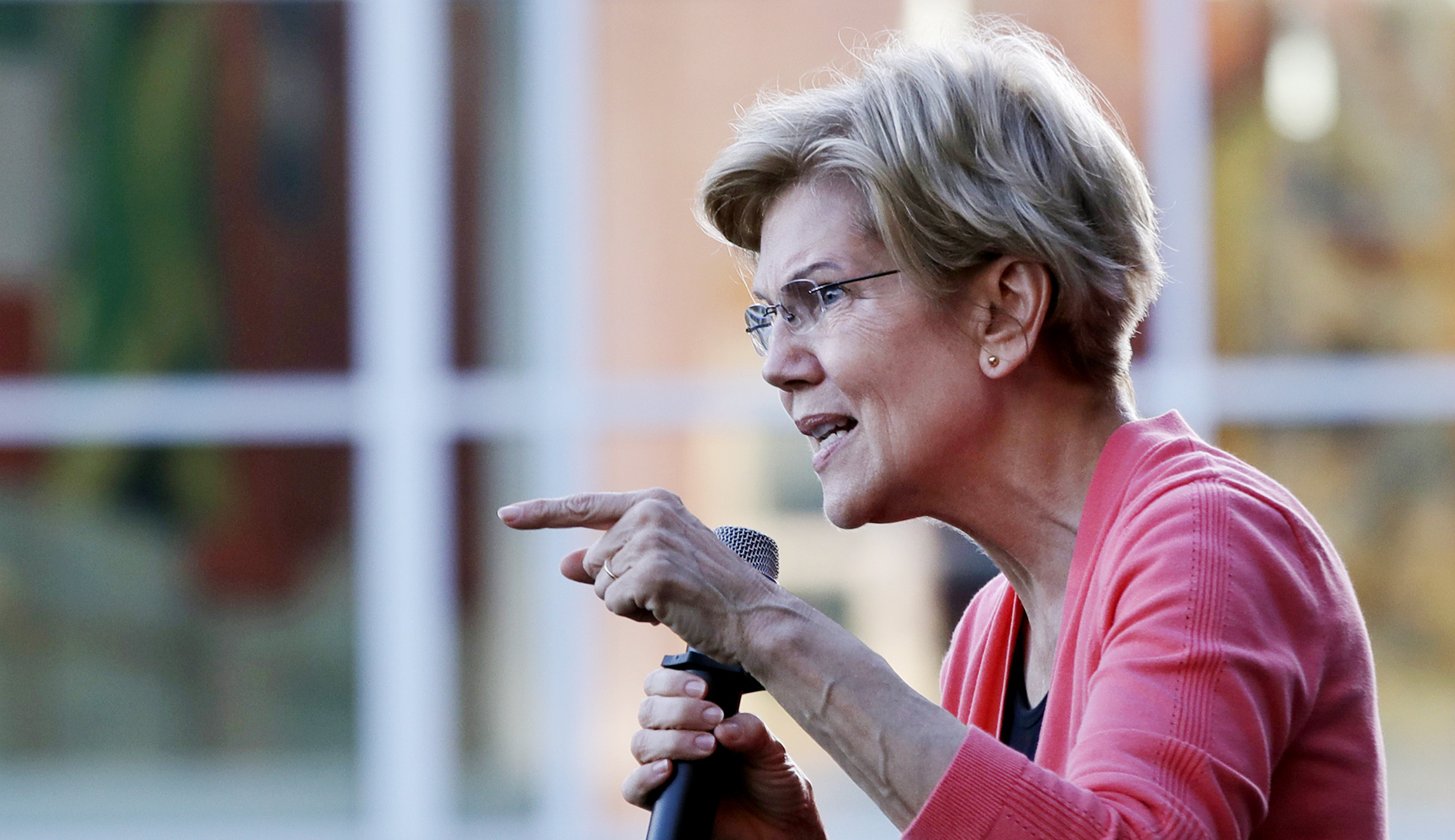 Elizabeth Warren demands that both Kavanaugh and Trump ‘be impeached’