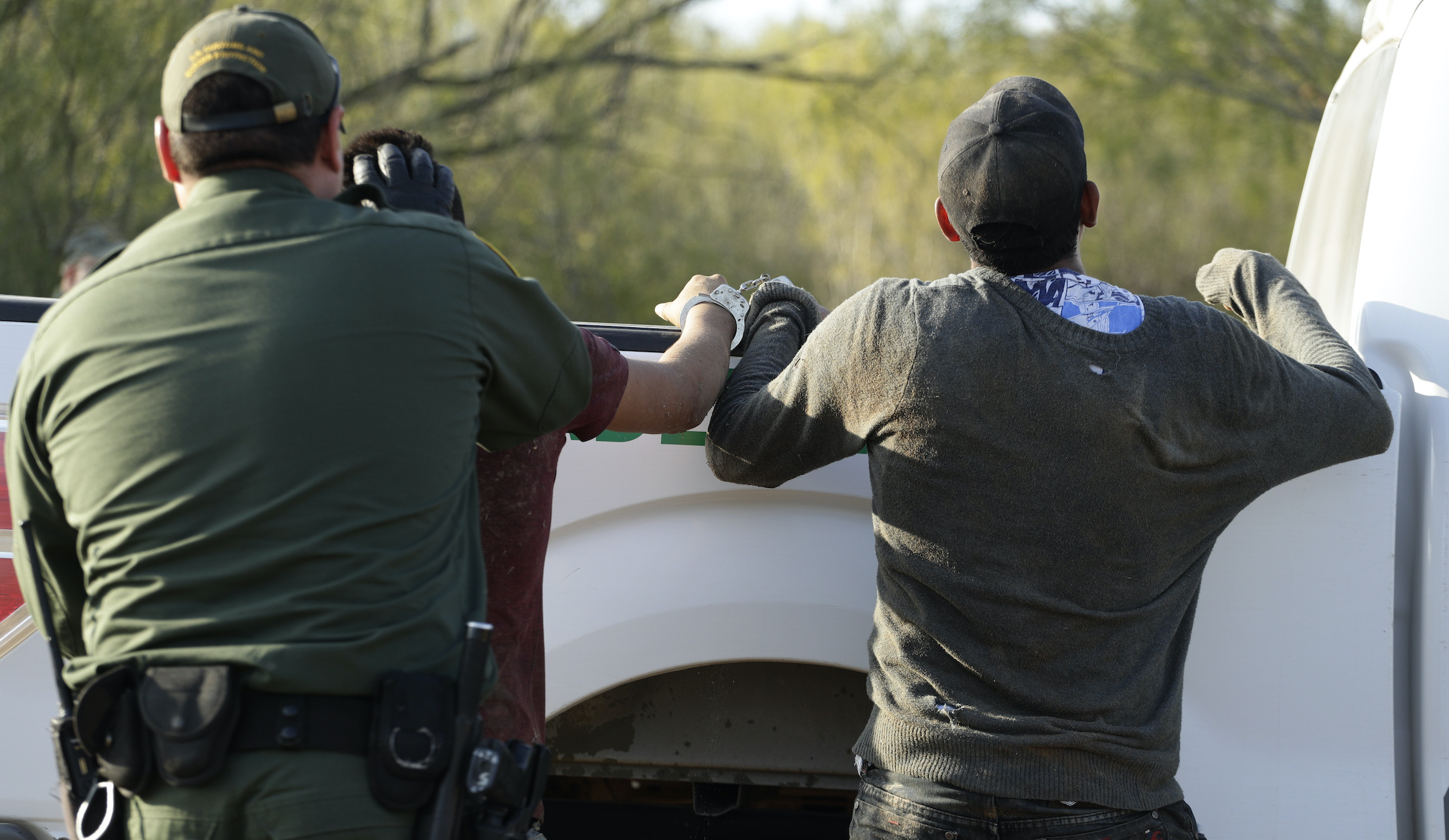 Trump to limit coronavirus risk by returning to Mexico all who illegally cross southern border