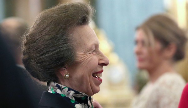 WATCH: Queen gives Princess Anne side-eye for shunning Trump
