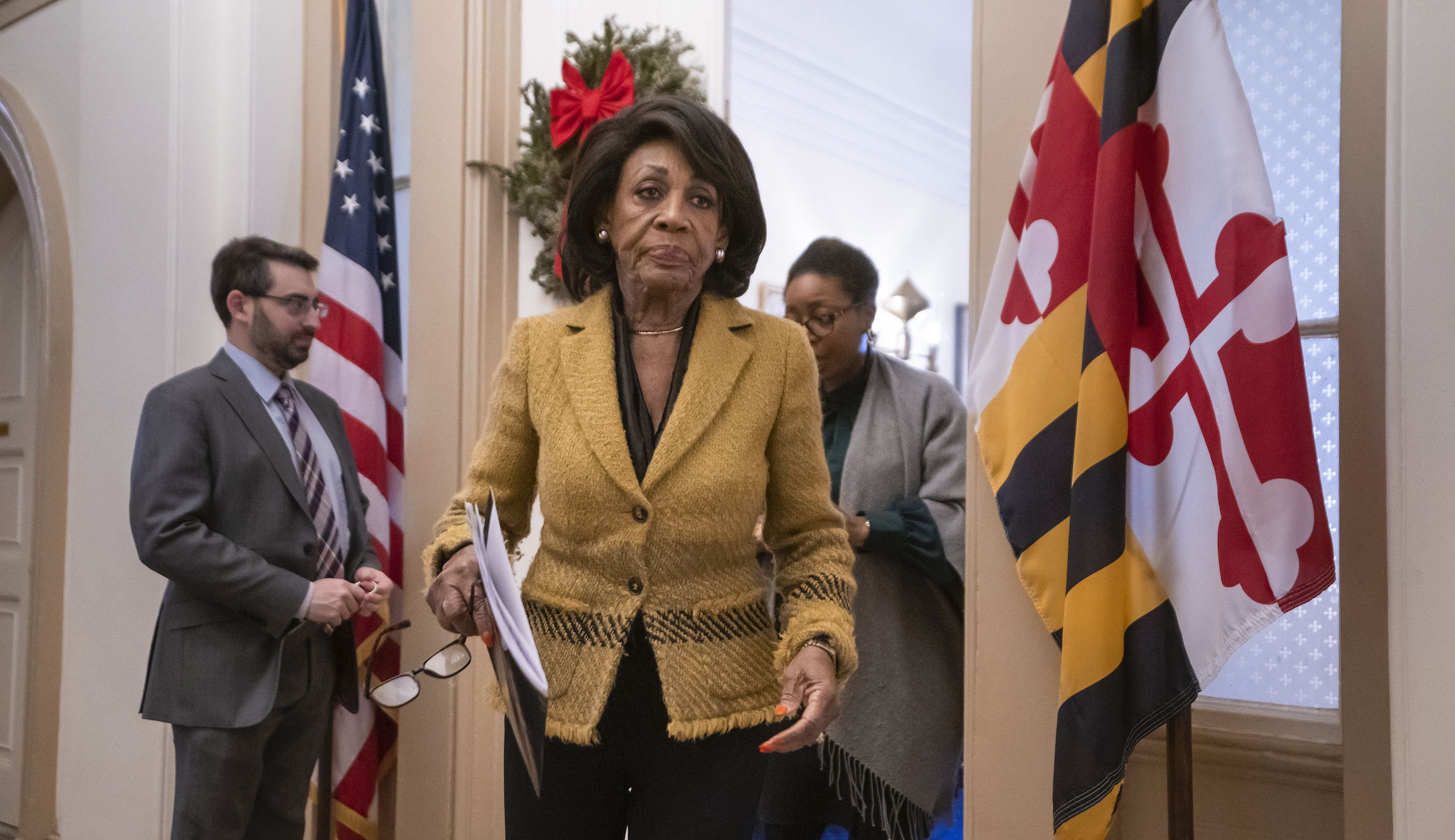 ‘Mark my words’: Maxine Waters says Trump will invite Putin to White House if Senate doesn’t remove him
