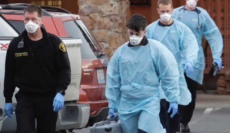 Illinois mayor signs executive order granting power to ban sale of guns and alcohol while addressing coronavirus