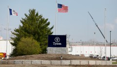 Reynolds says Iowa industry is protecting workers, ‘doing the right thing’