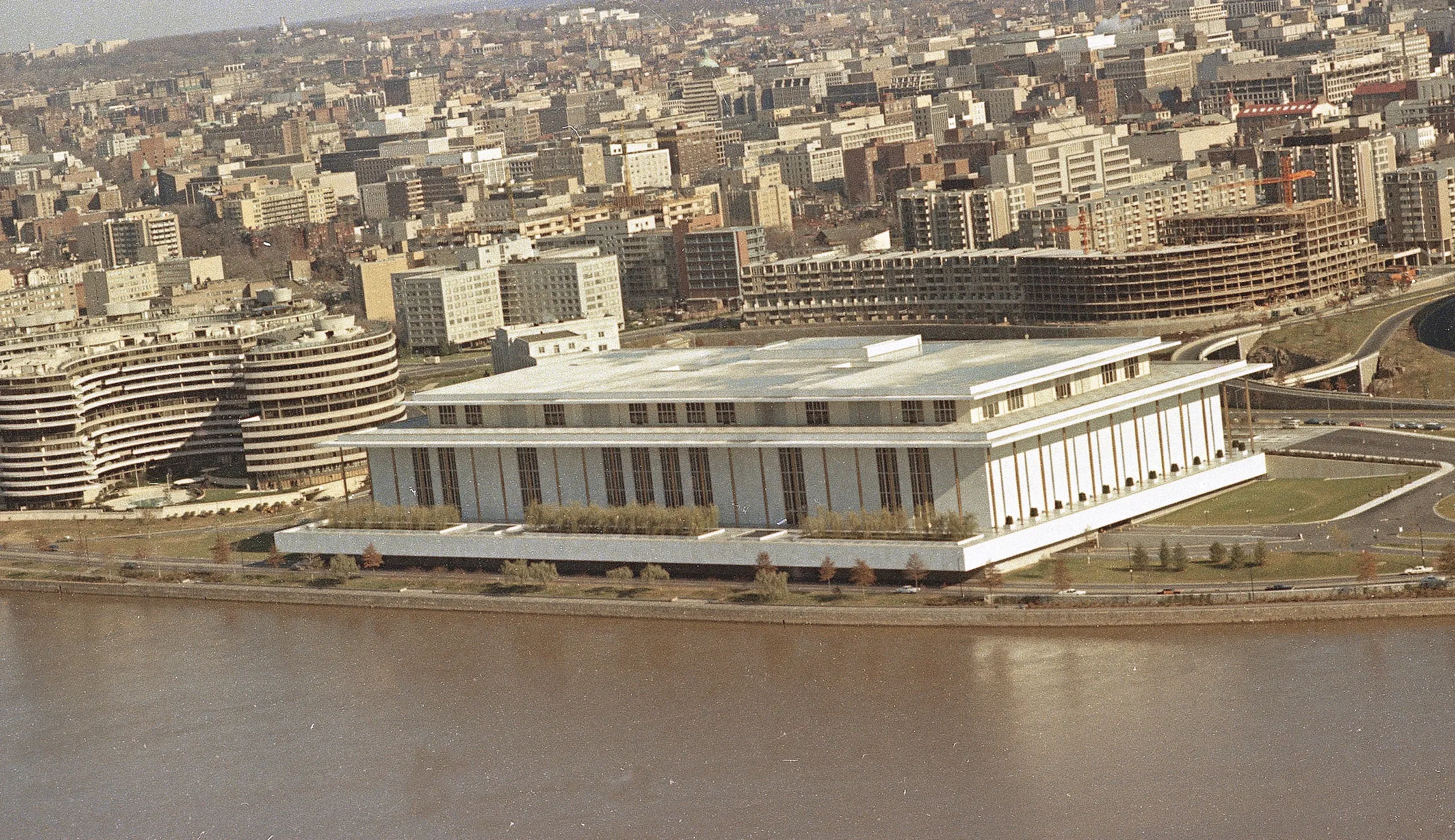 Kennedy Center strikes deal to pay employees cut after receiving $25M from coronavirus relief package