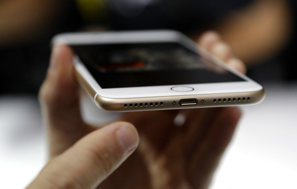 EU to require single charger for all smartphones, in change targeting Apple