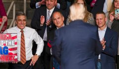 In Pennsylvania, the ice beneath Donald Trump is cracking