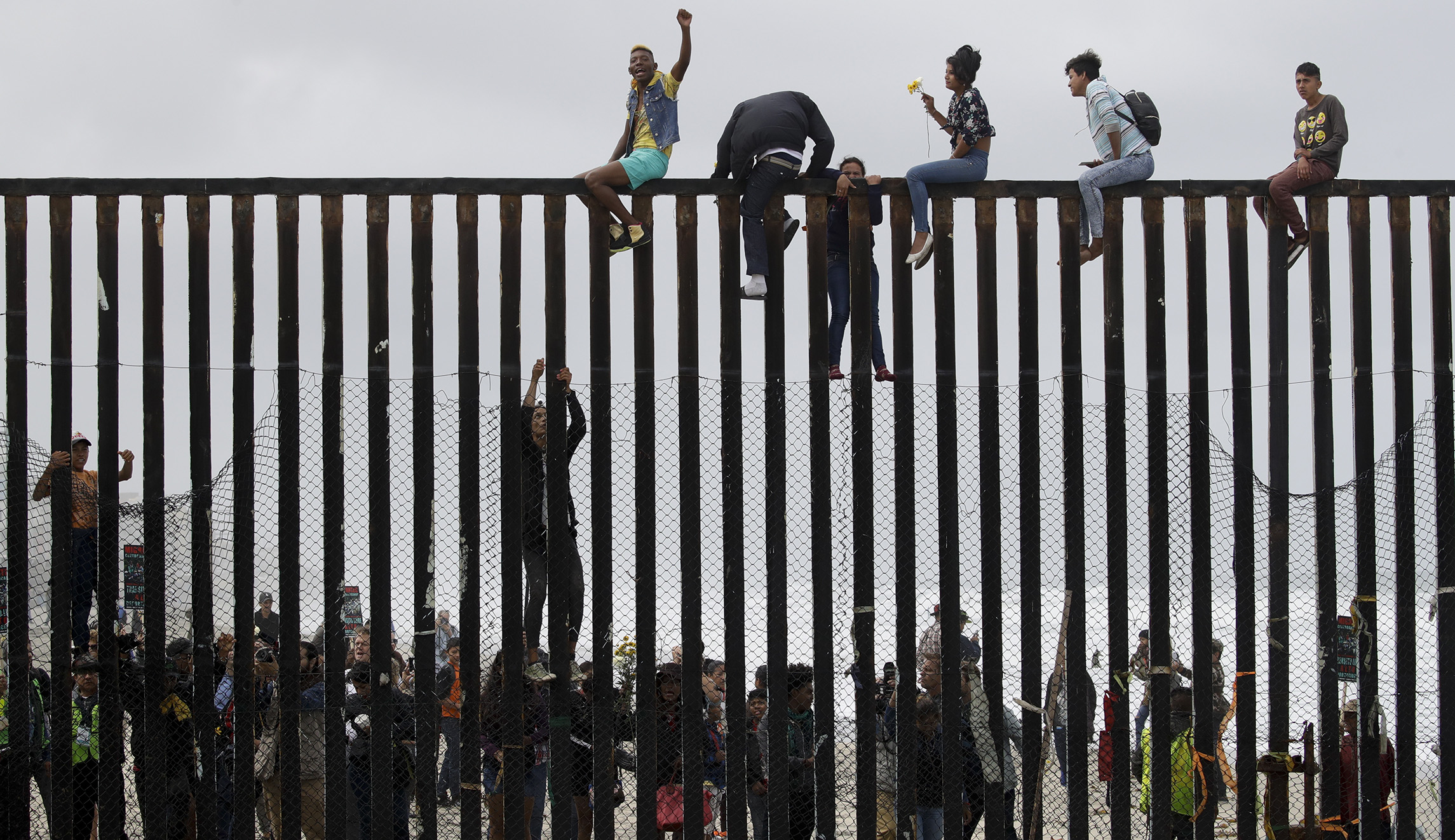 Media pretend there’s no longer a border crisis after a year of reporting on it