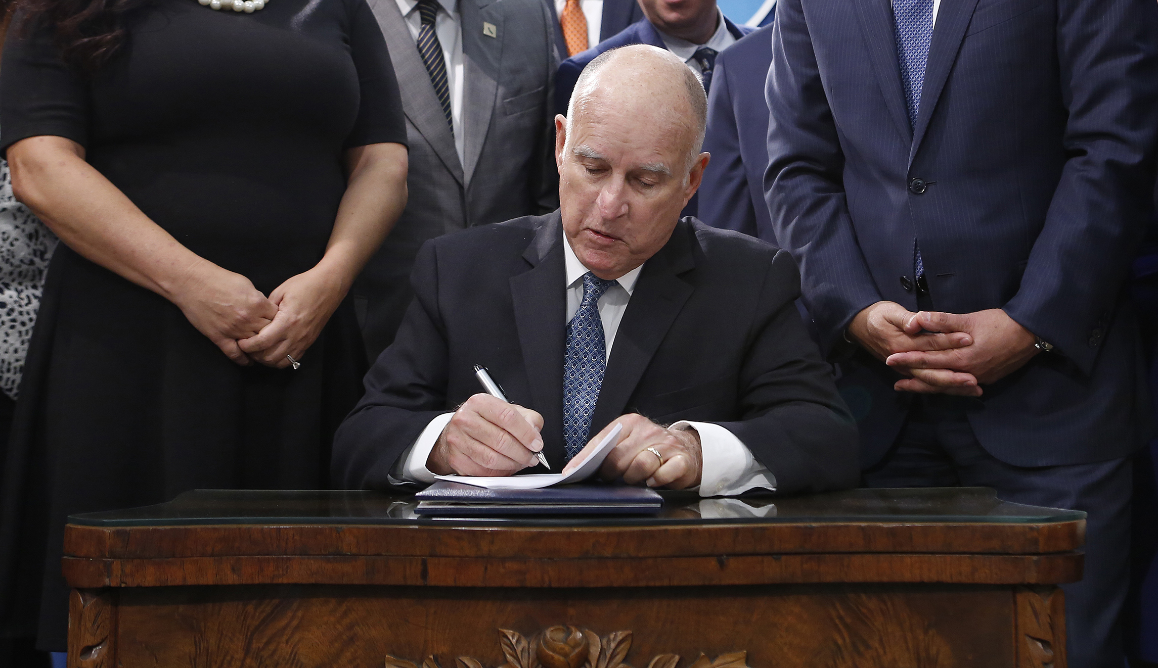 Jerry Brown signs bill to move California to 100 percent renewable energy