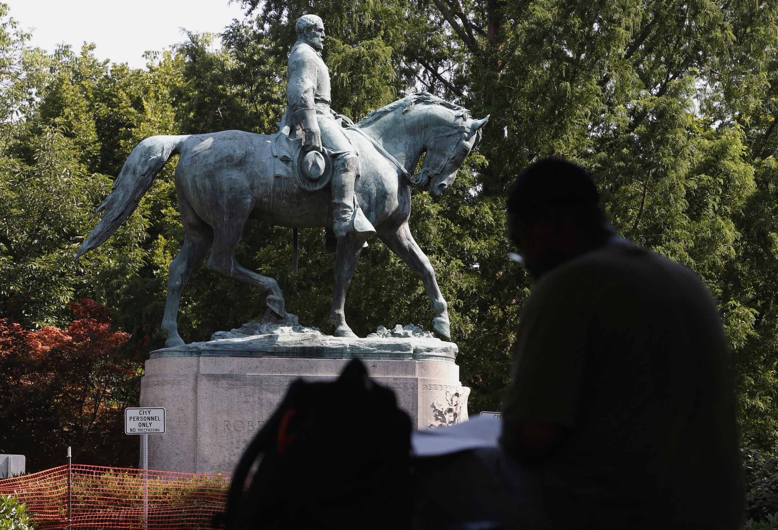 Charlottesville may take down Lee and Stonewall Jackson monuments, Virginia Supreme Court rules