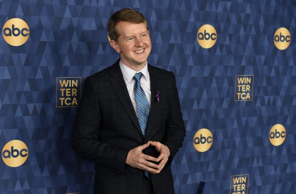 Interim Jeopardy! host Ken Jennings issues apology for controversial tweets