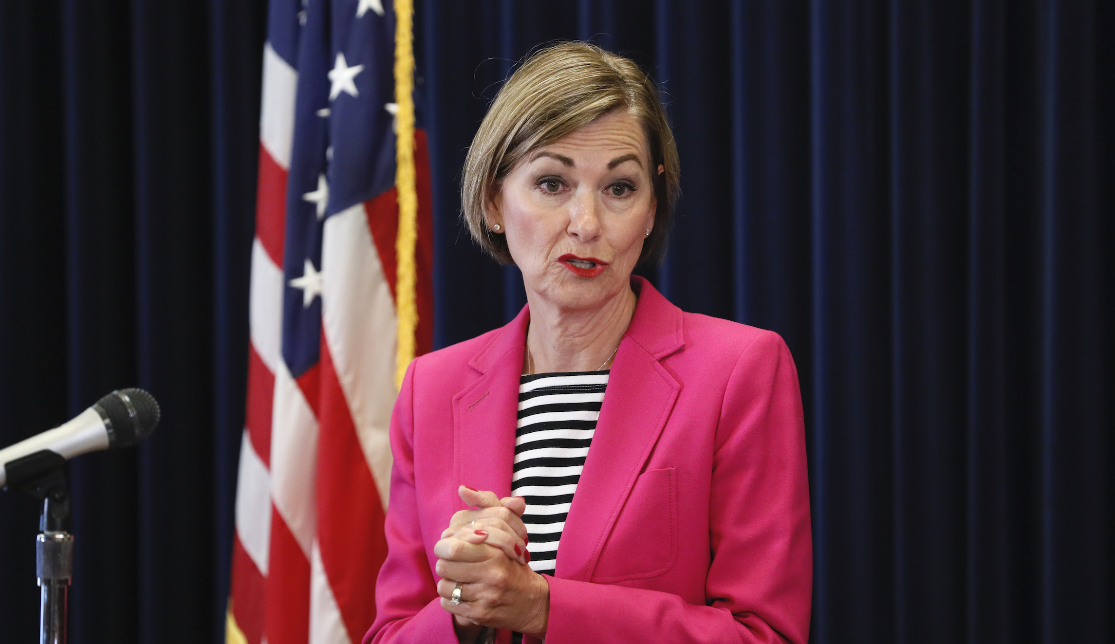 Iowa governor signs bill requiring women to wait 24 hours before getting an abortion
