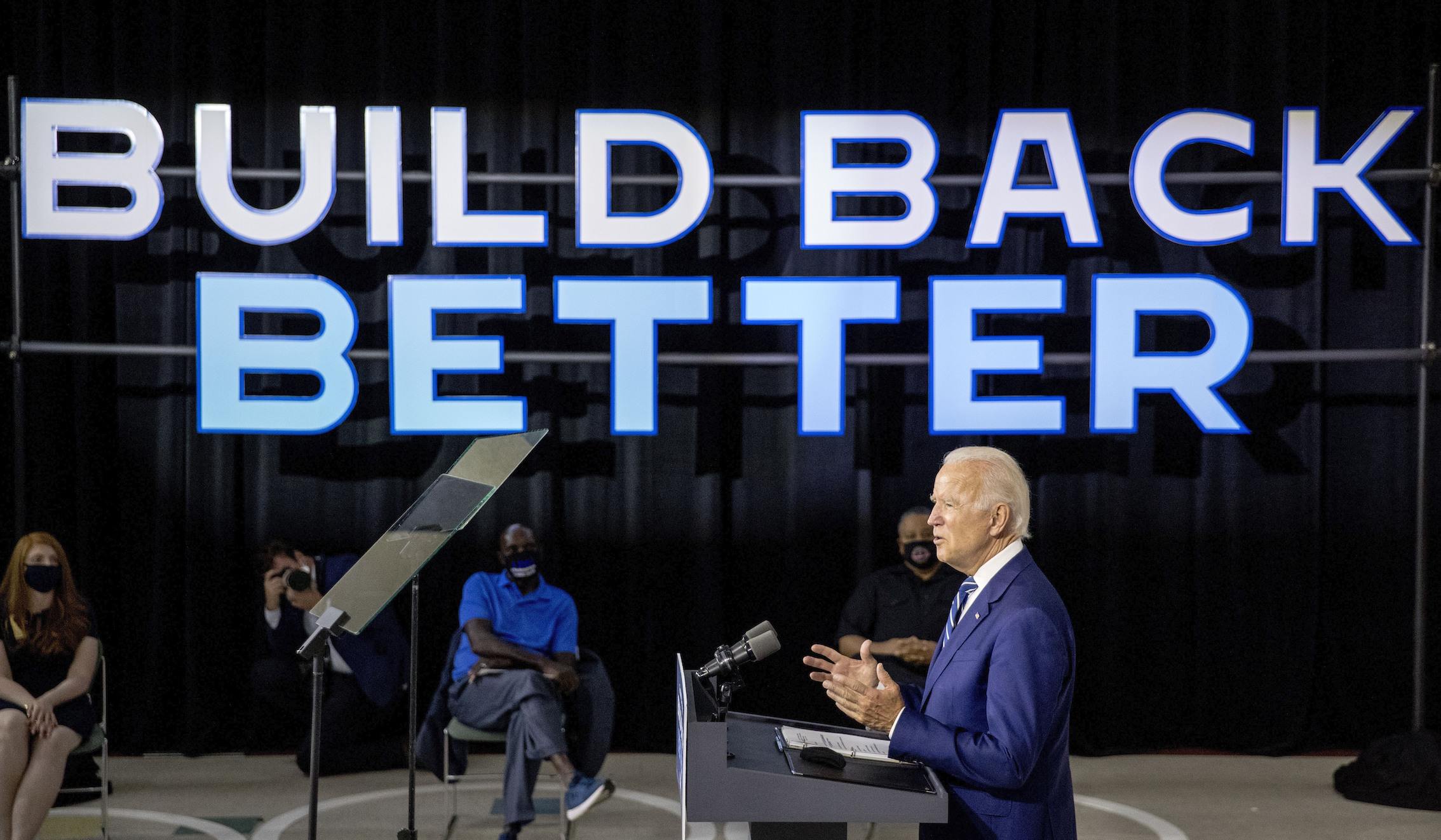 Democrats add dig at Trump over federal crackdown on protests to 2020 draft platform