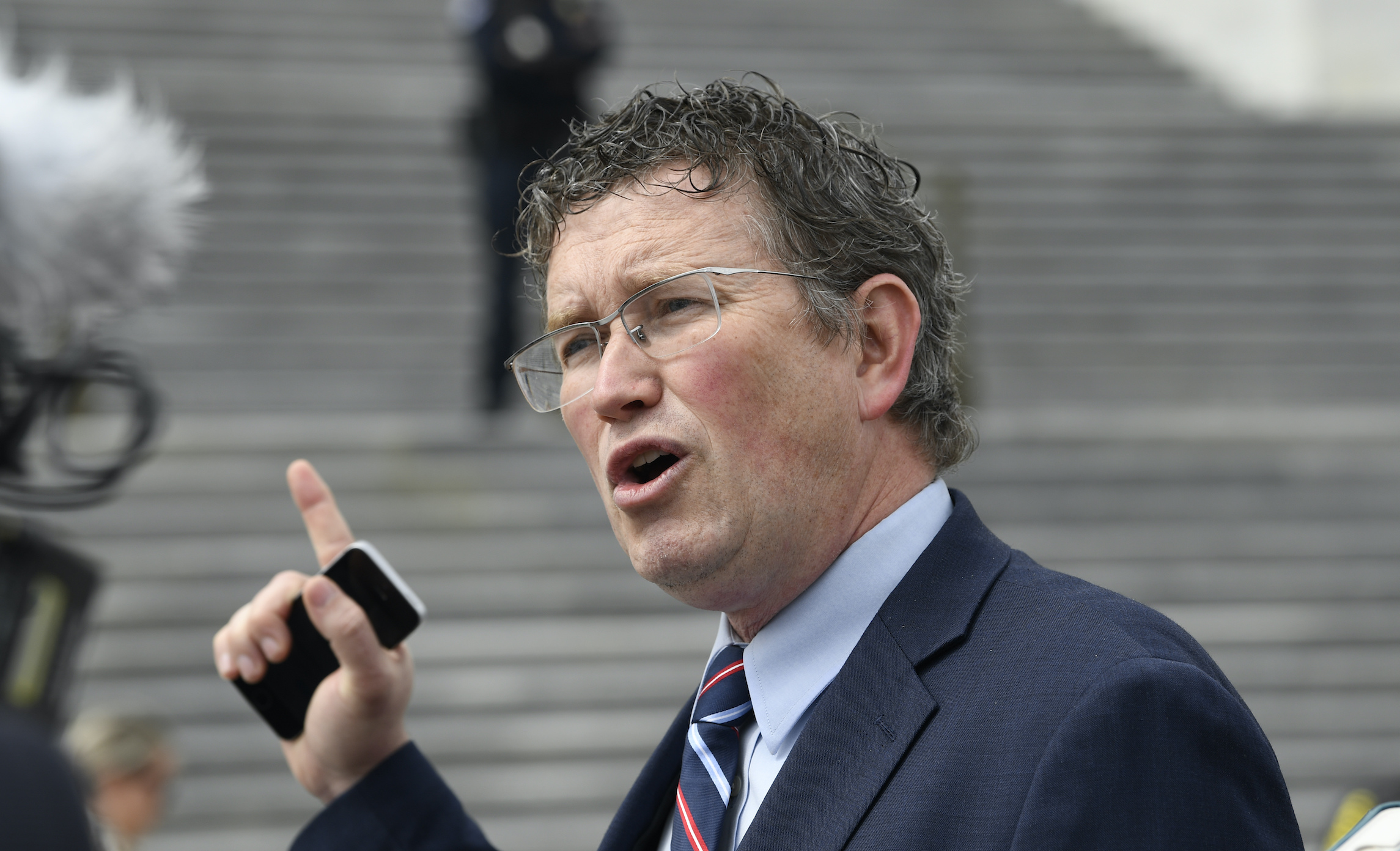 Rep. Massie’s Christmas photo sparks controversy for featuring guns after Michigan shooting