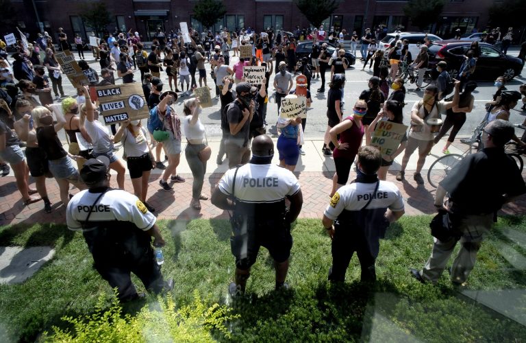 Poll shows likely voters in Virginia support police union reform