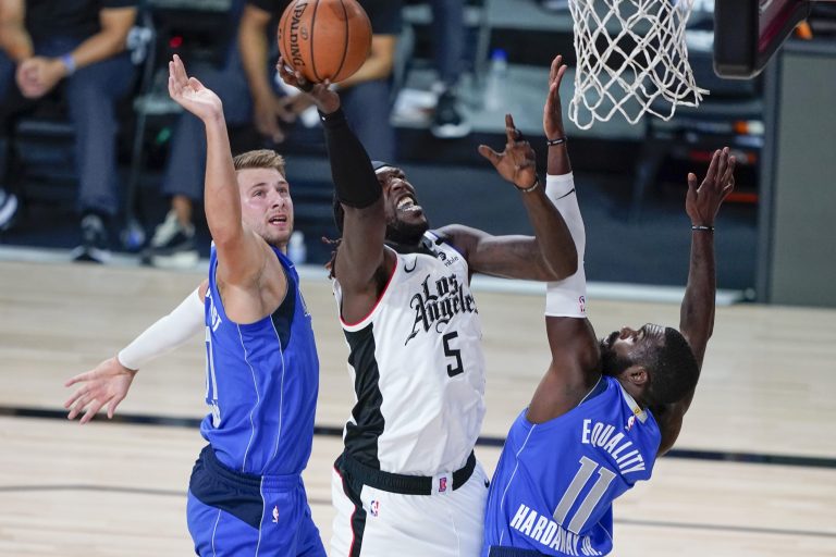 Why is it socially acceptable to ridicule white people based on their skin color?