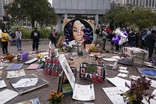 Tucker Carlson: Media distorted facts about Breonna Taylor’s death to help Biden