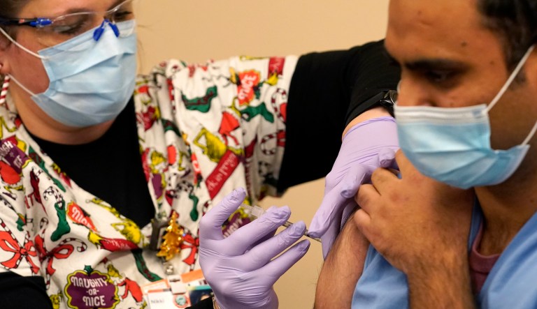 Health officials detail plans for distribution of vaccines in Illinois