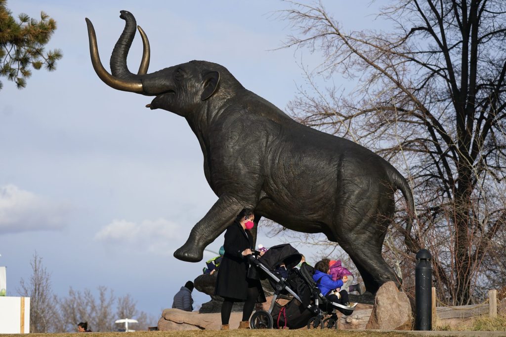 Colorado museum closes Native American exhibit for perpetuating 'white ...