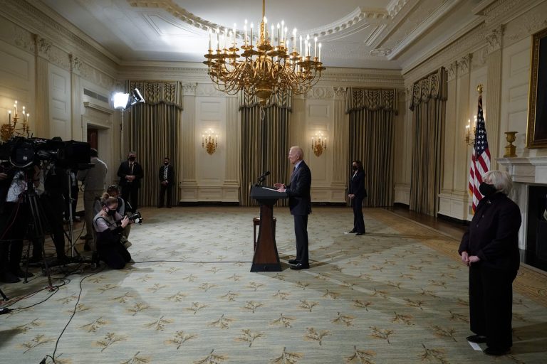 Biden repeats COVID bill demands after week of bipartisan negotiations