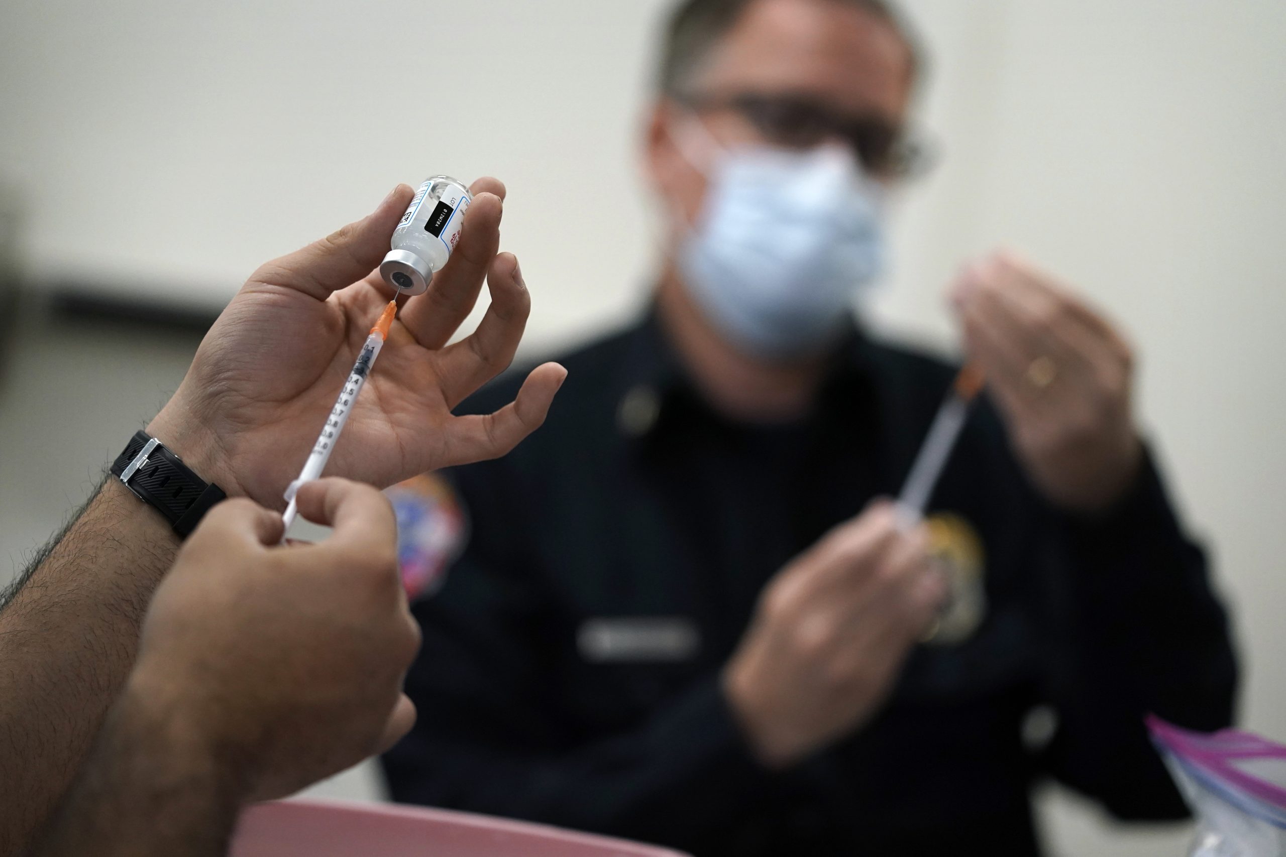White House eyes conservatives in next stage of vaccine push