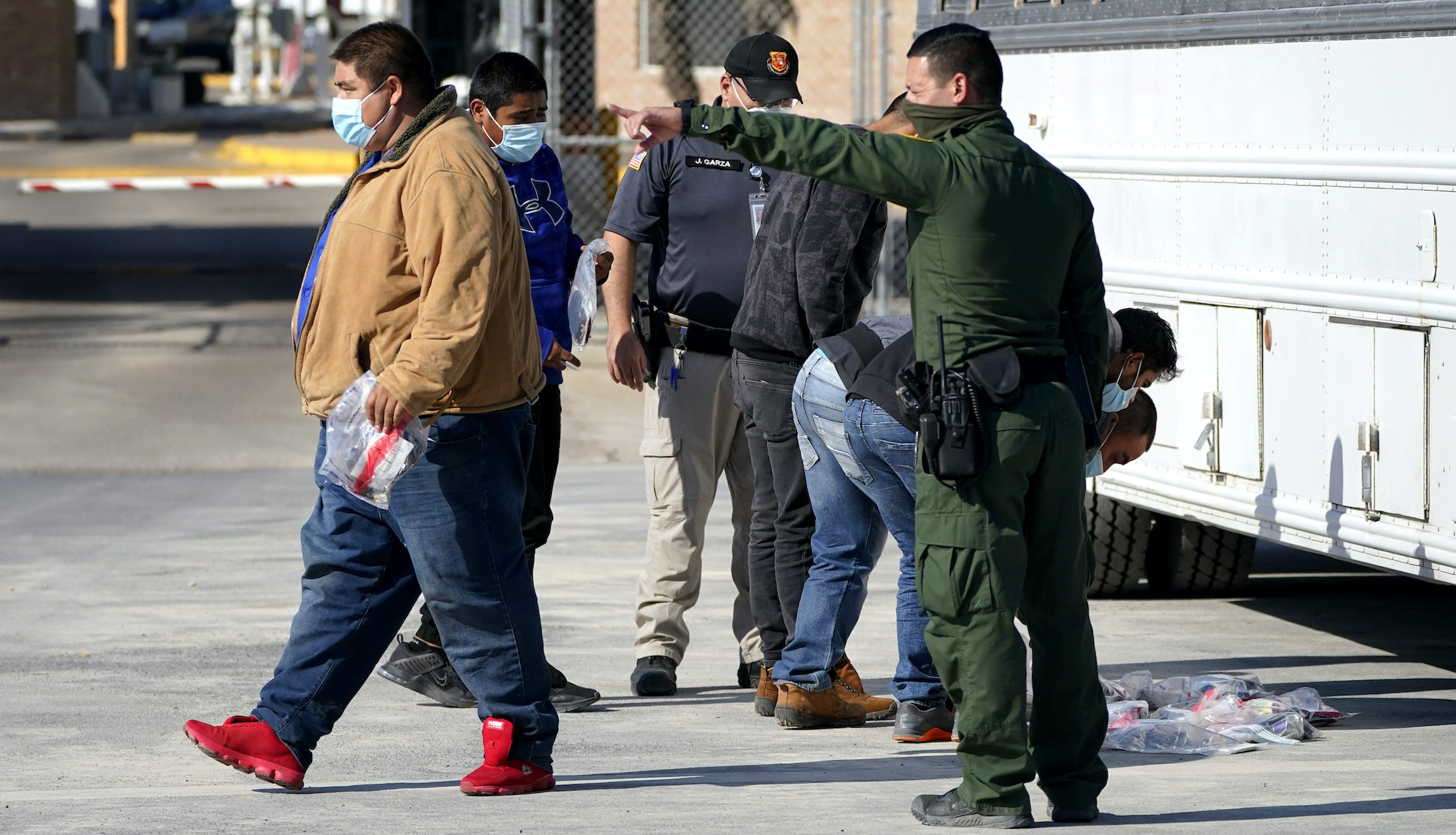 EXCLUSIVE: Border authorities released 2,000 migrants into US without notices to appear in court