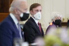 Ex-Trump officials defend COVID-19 intel as Biden acknowledges Chinese lab possibility