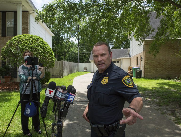 Houston police locate missing tiger after dayslong manhunt