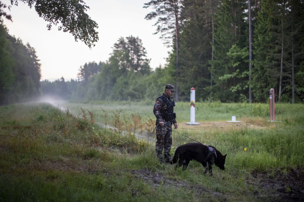 Lithuania plans wall along border with Belarus to stop migrant flow
