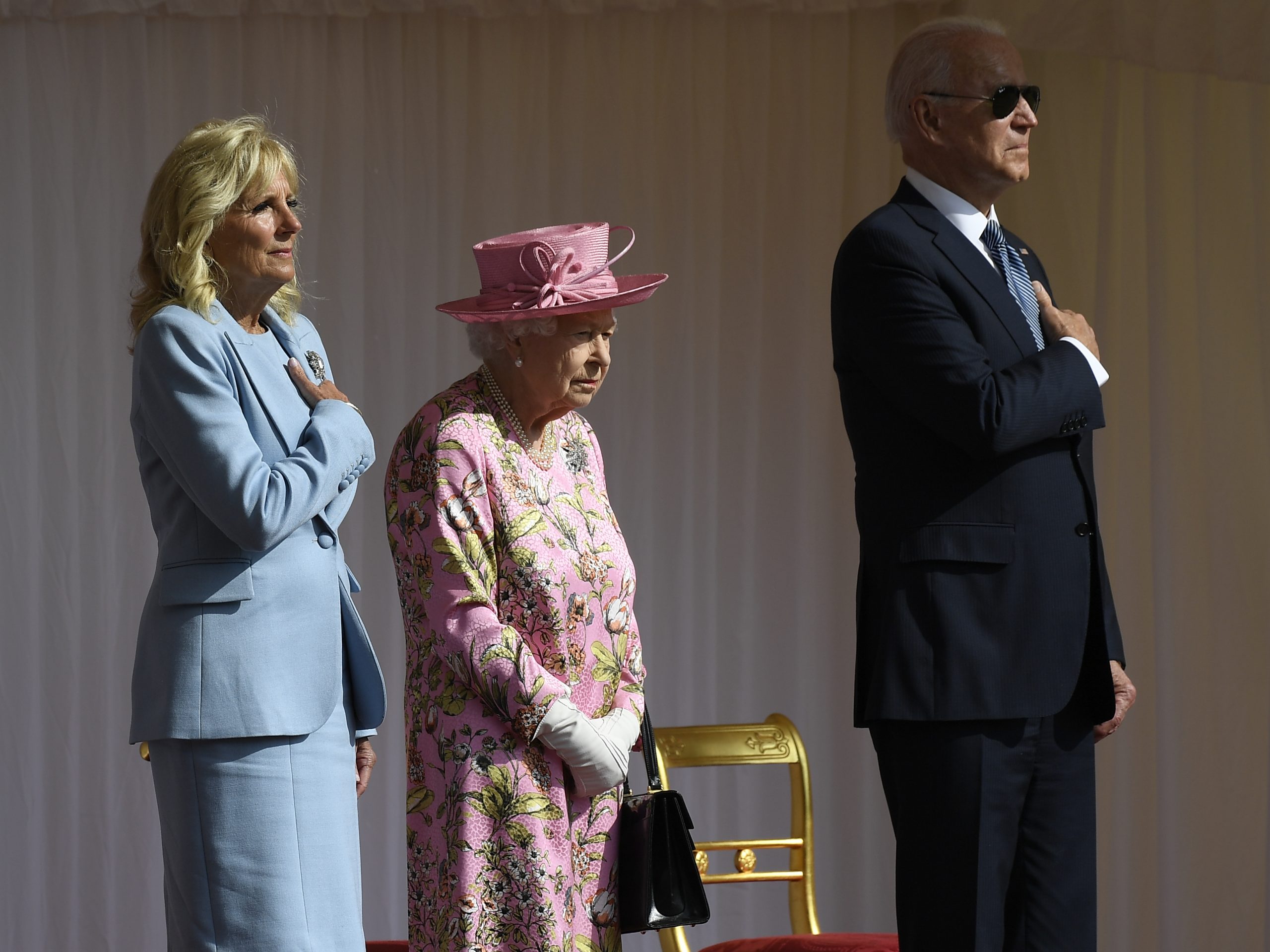 Biden dons aviators as queen goes on charm offensive